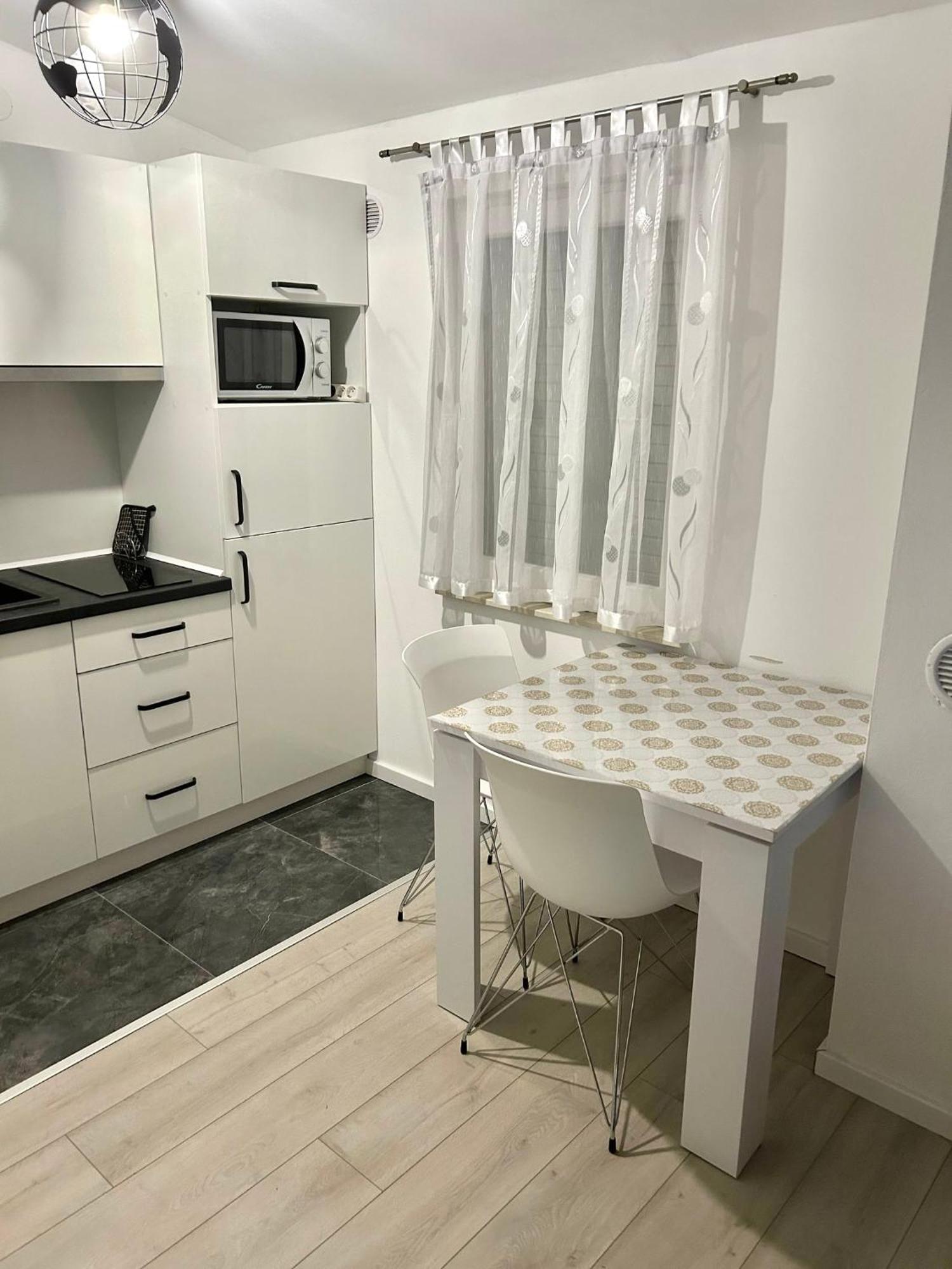 Apartmani Kid Vir Exterior foto